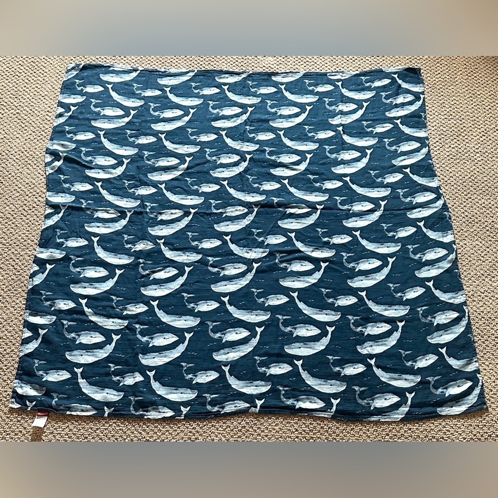 Milkbarn bamboo whale swaddle and burp cloth set - Picture 2 of 8
